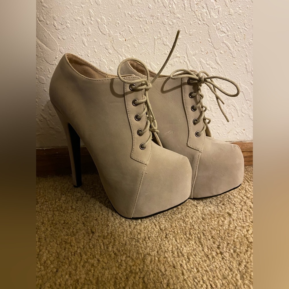 High heels with shoe lace! BRAND NEW